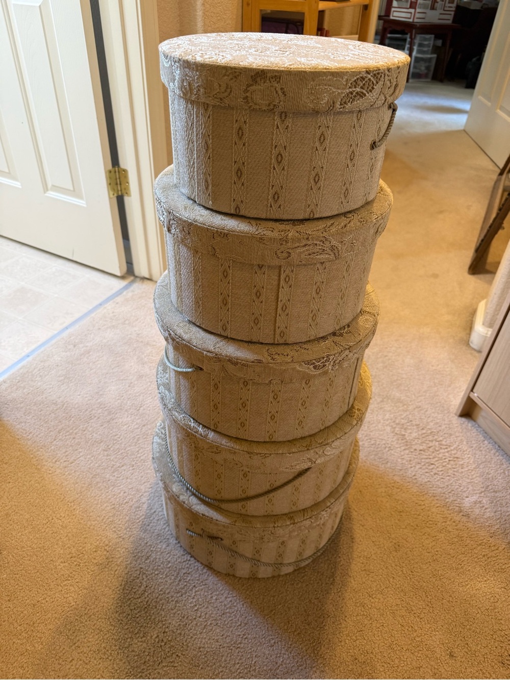 Set of 5 Round Fabric Hat Boxes in Beige Damask